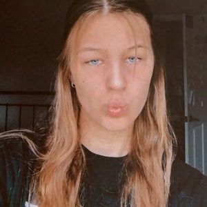 Meet your Posher, Claudia